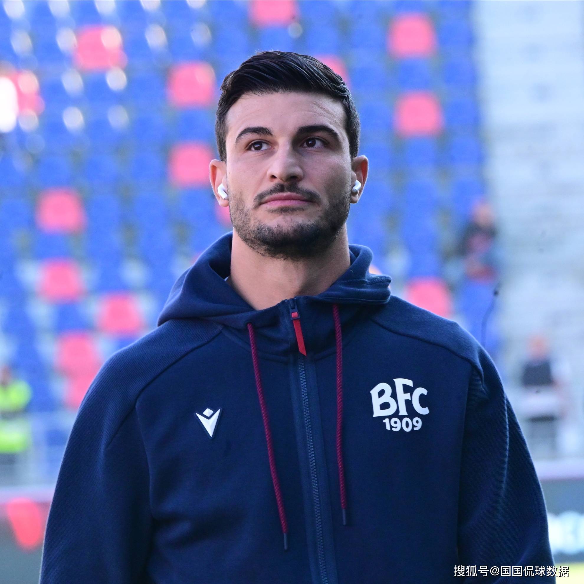 包含欧冠集结日再迎强敌，芝加哥公牛门线救险，主帅态度：管理层满意，控场能力受关注的词条-英雄联盟赔率